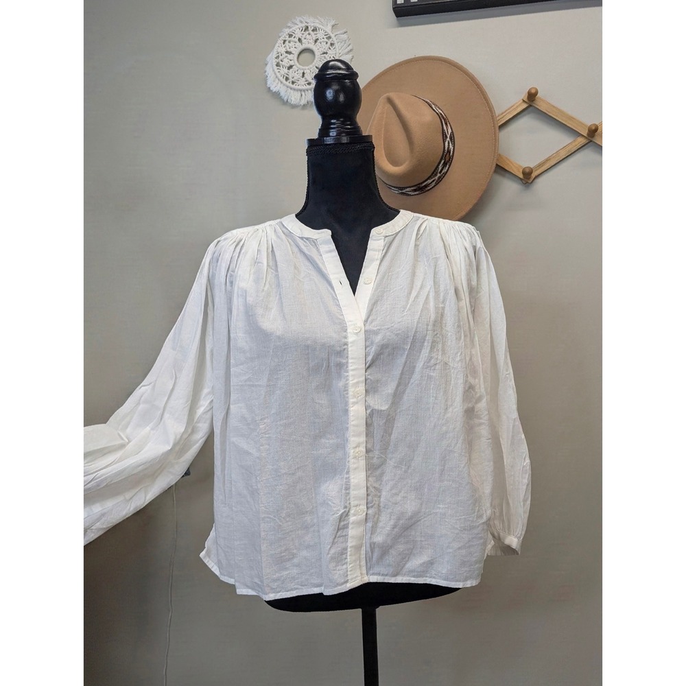 Universal Thread Womens White Long Sleeve Button Down Blouse Size Small NWT